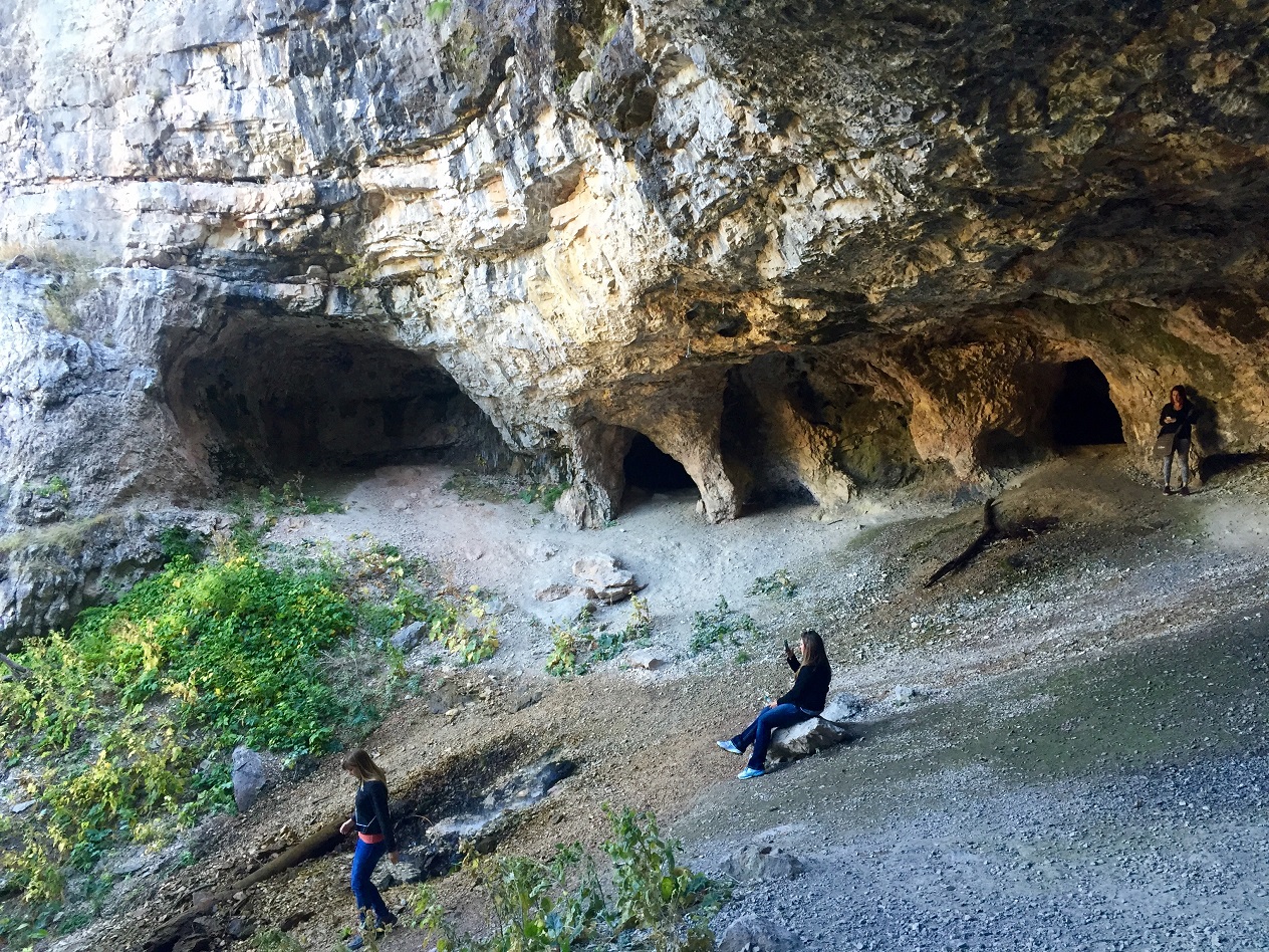 things-to-do-in-Spearfish-SD-Community-Caves