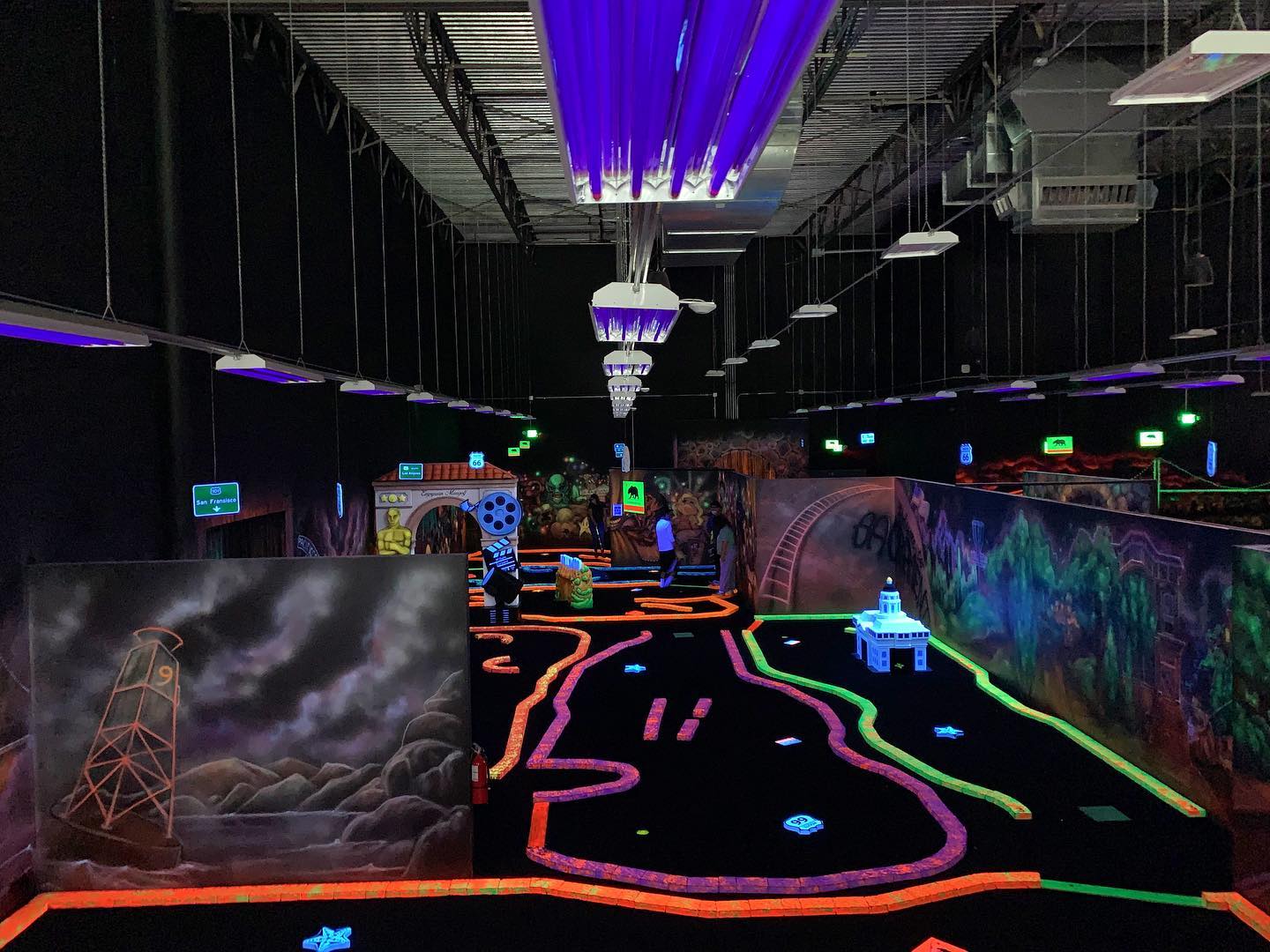 things-to-do-in-Elk-Grove-Cali-Glo-Indoor-Entertainment